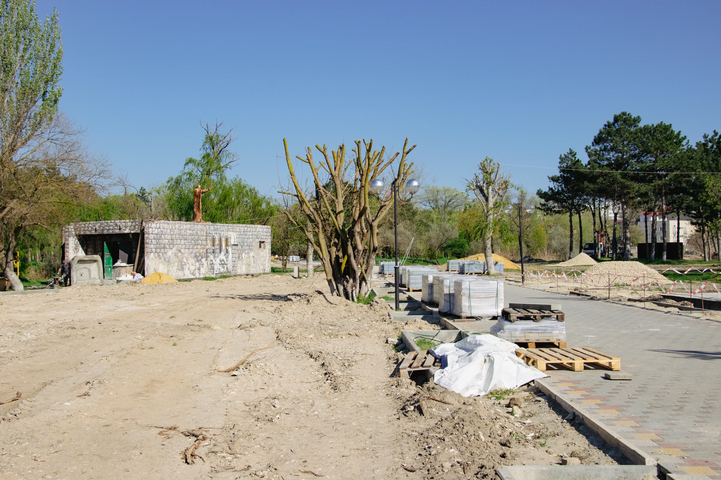 анапа детский парк - идут работы по благоустройству