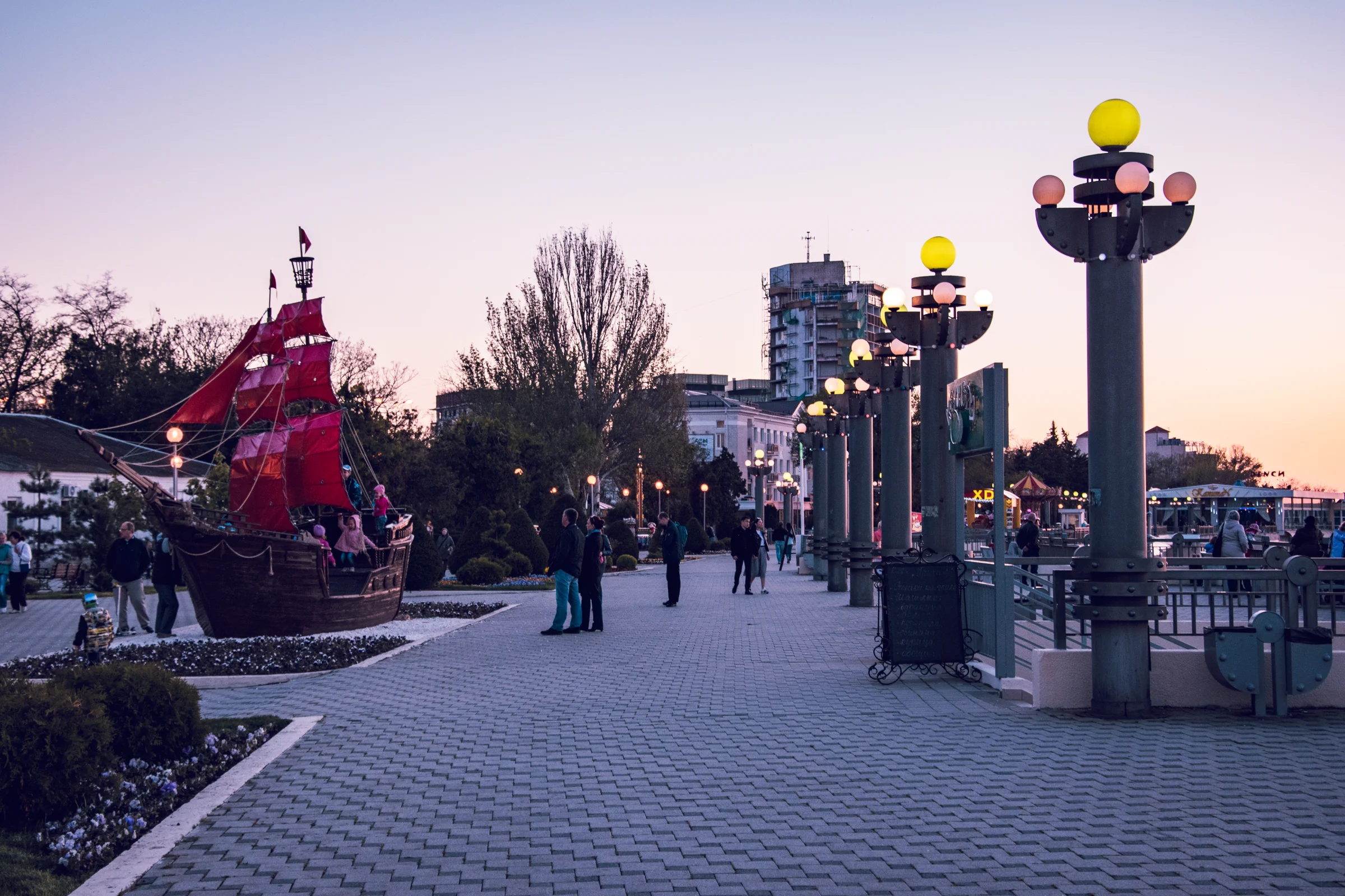 вечерняя набережная