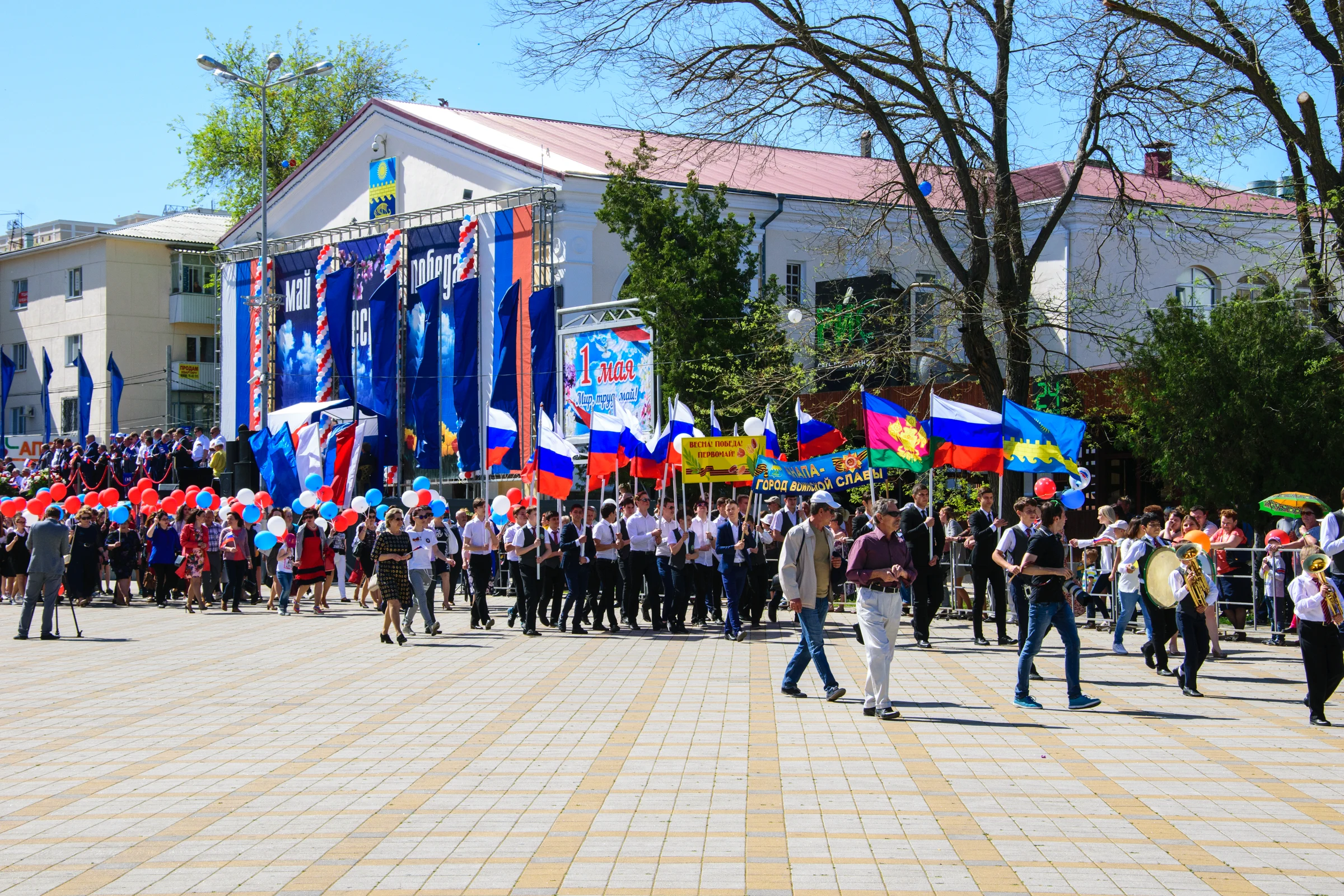 Театральная площадь