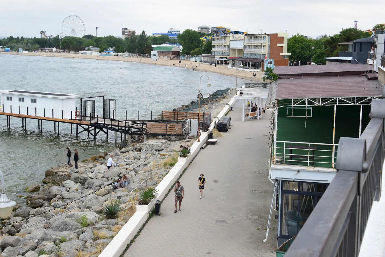 нижняя набережная