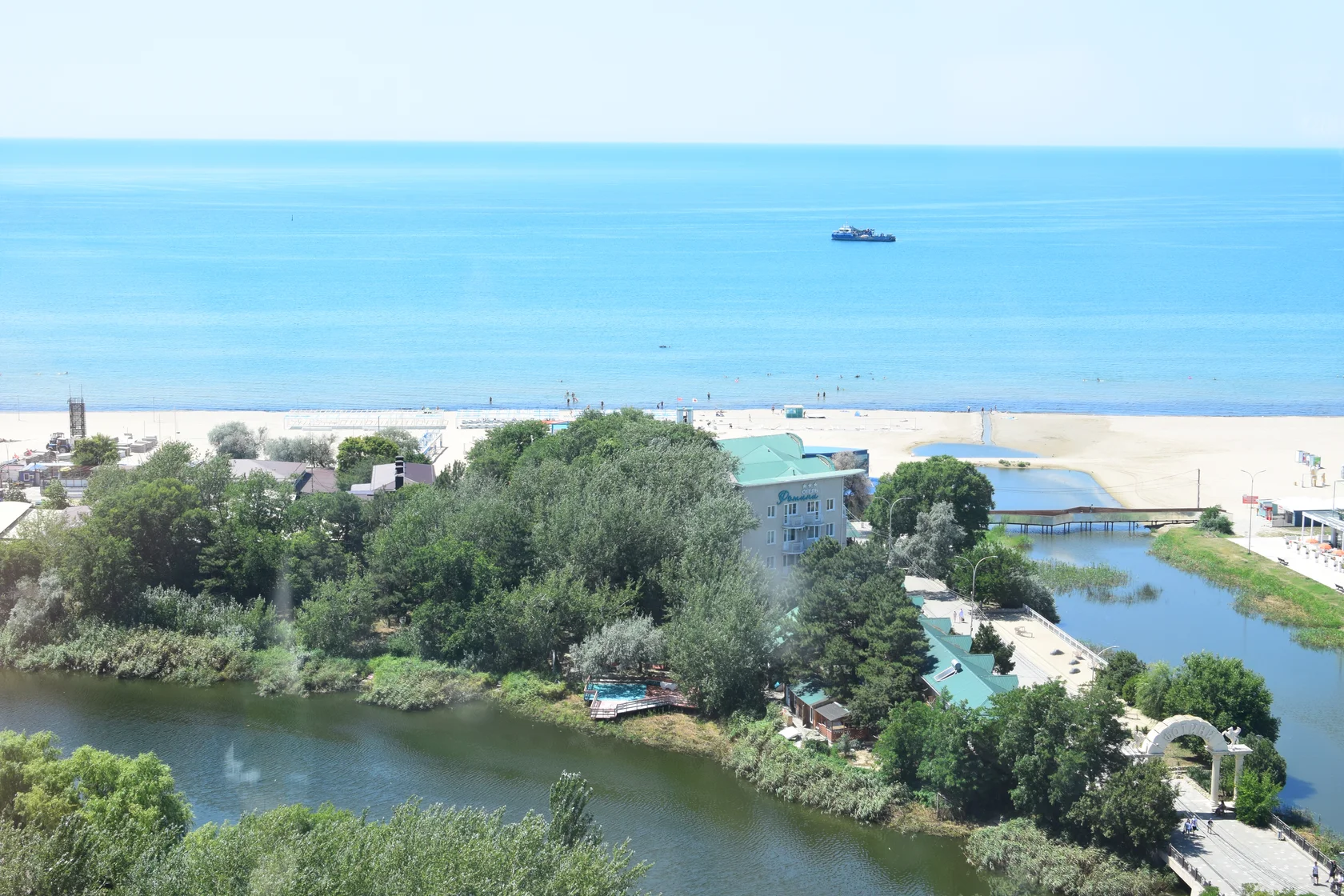 Анапа, речка Анапка и море