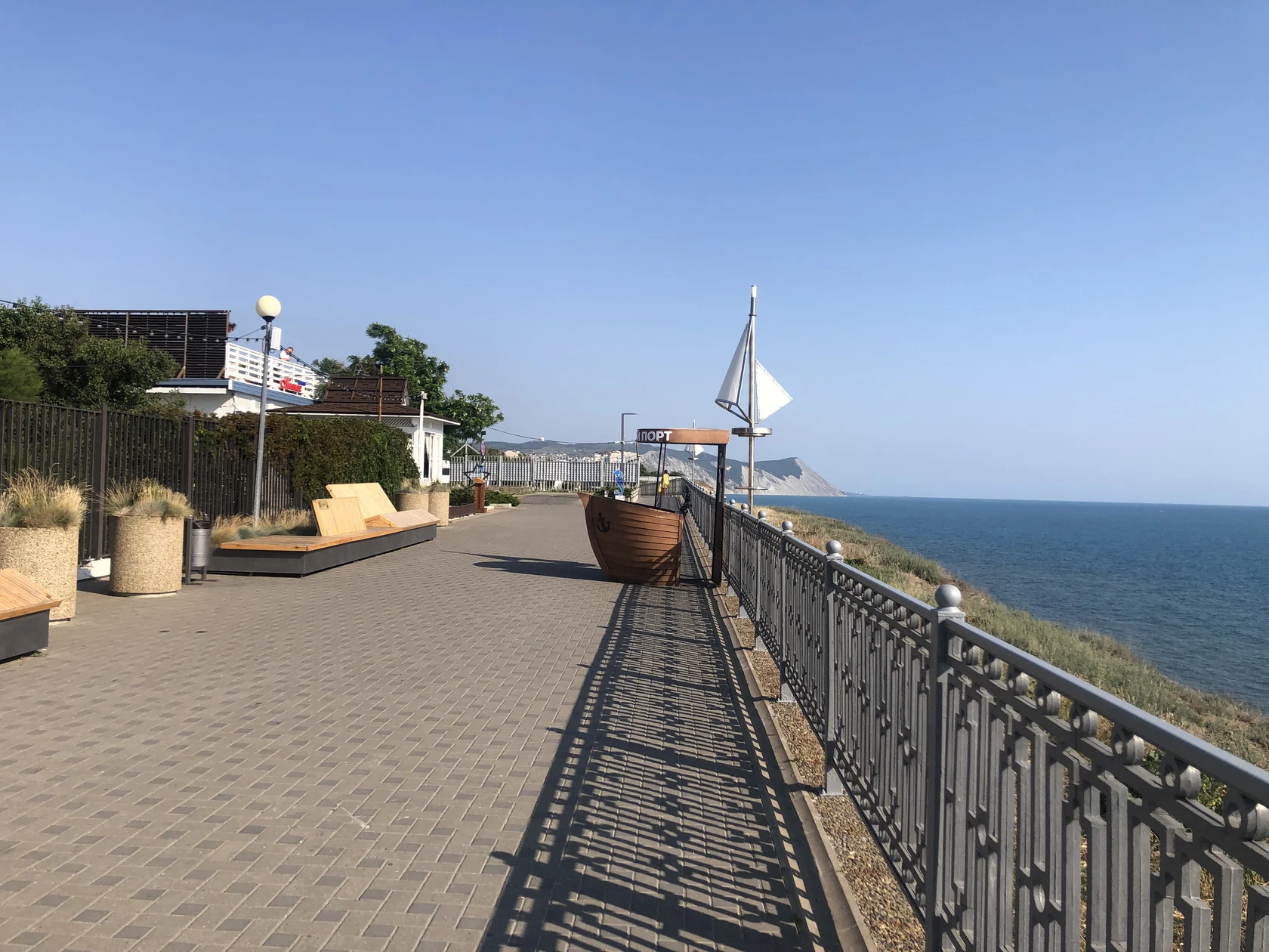 Высокий берег в Анапе, набережная