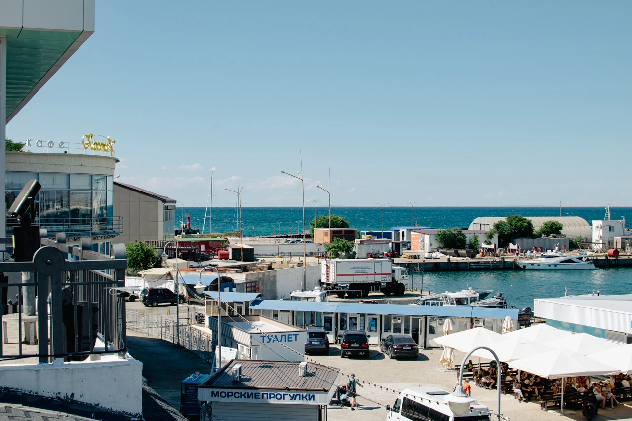 Центральная набережная Анапы август 2025, Анапа в фотографиях, фото 4 - морпорт