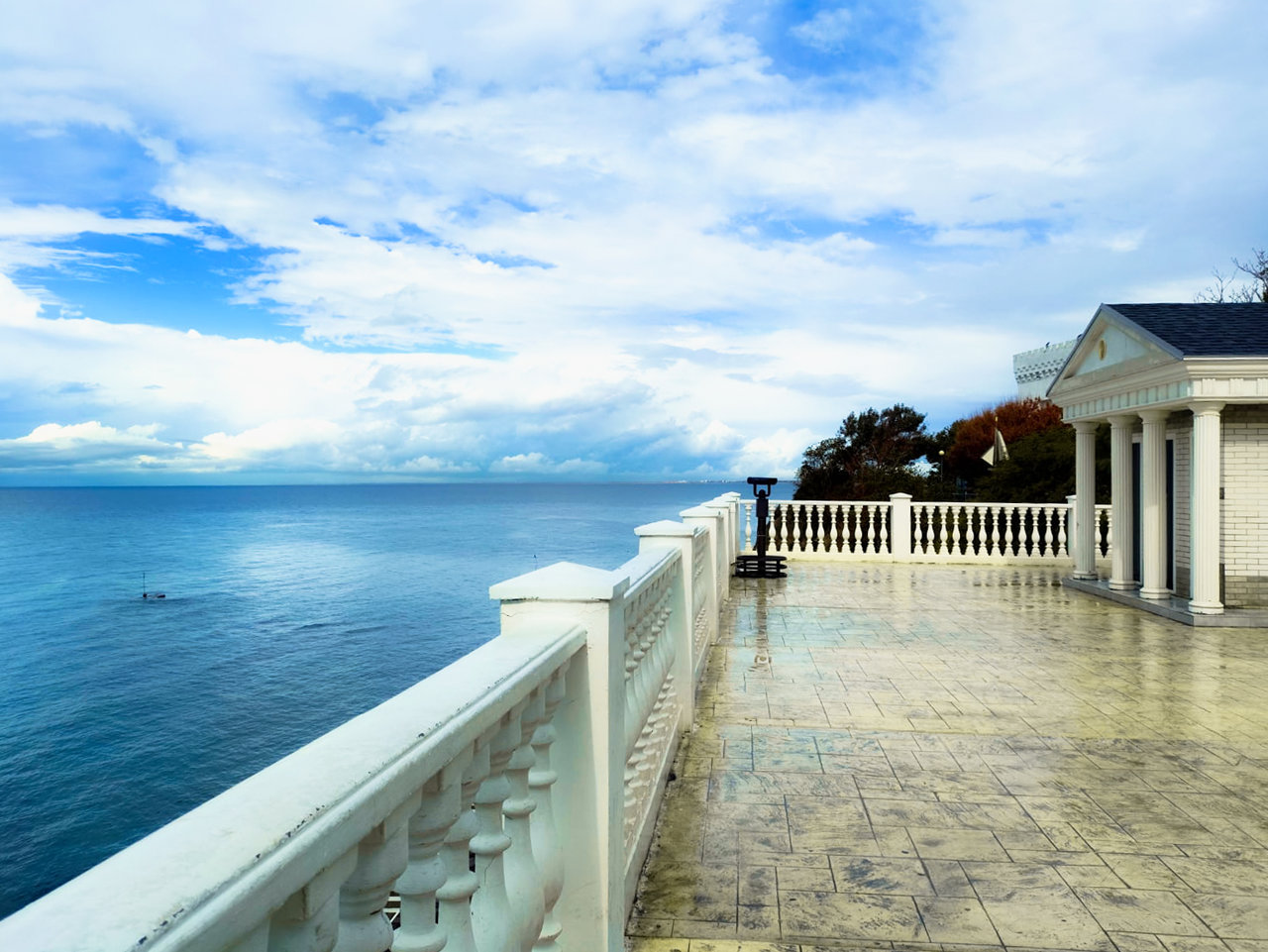 Анапа - октябрь 2025 - после дождя - набережная - фото 11