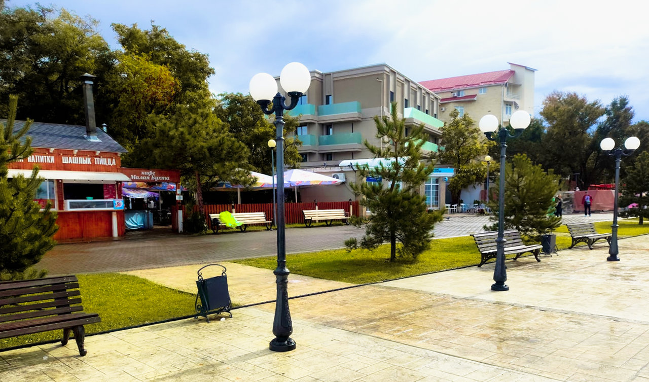 Анапа - октябрь 2025 - после дождя - набережная - фото 13