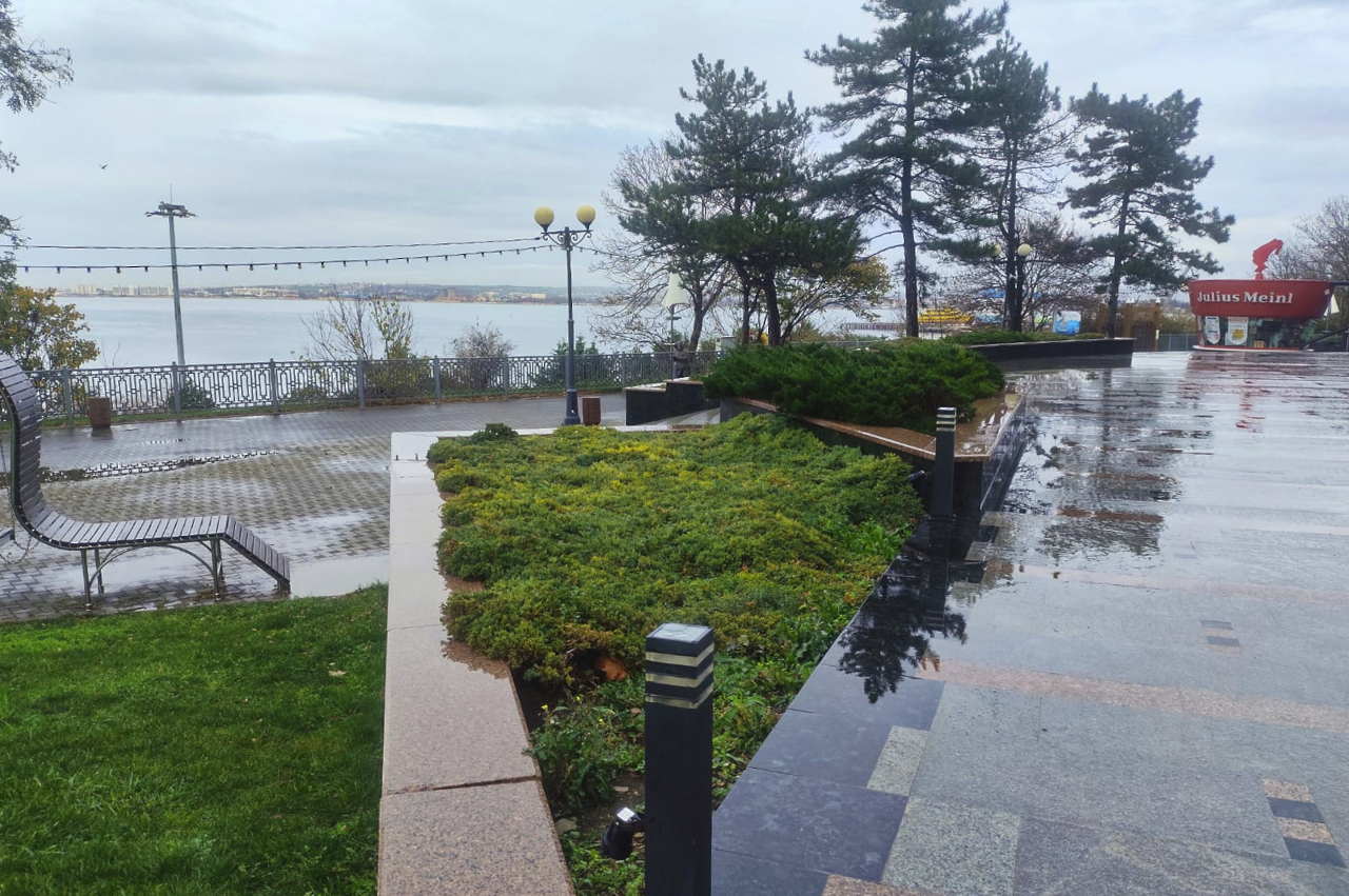 Набережная Анапы 1 денкабря - после дождя