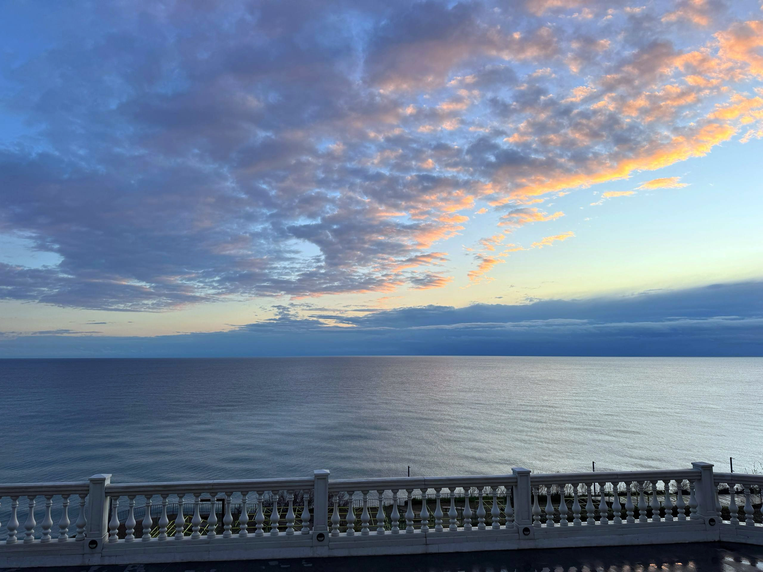 Море в Анапе в апреле 2026